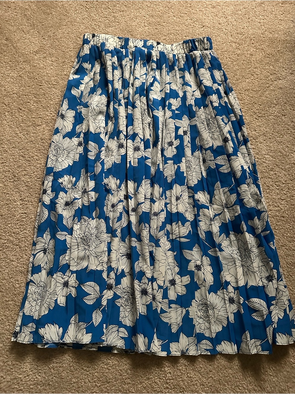 Banana Republic Factory Blue and White Floral Pleated Midi Skirt